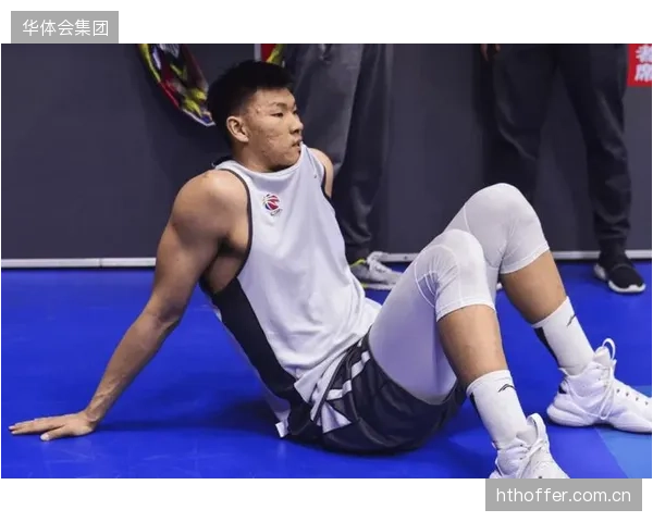 北京男篮顶薪中锋范子铭赛季表现严重滑坡，攻防两端影响力骤降。